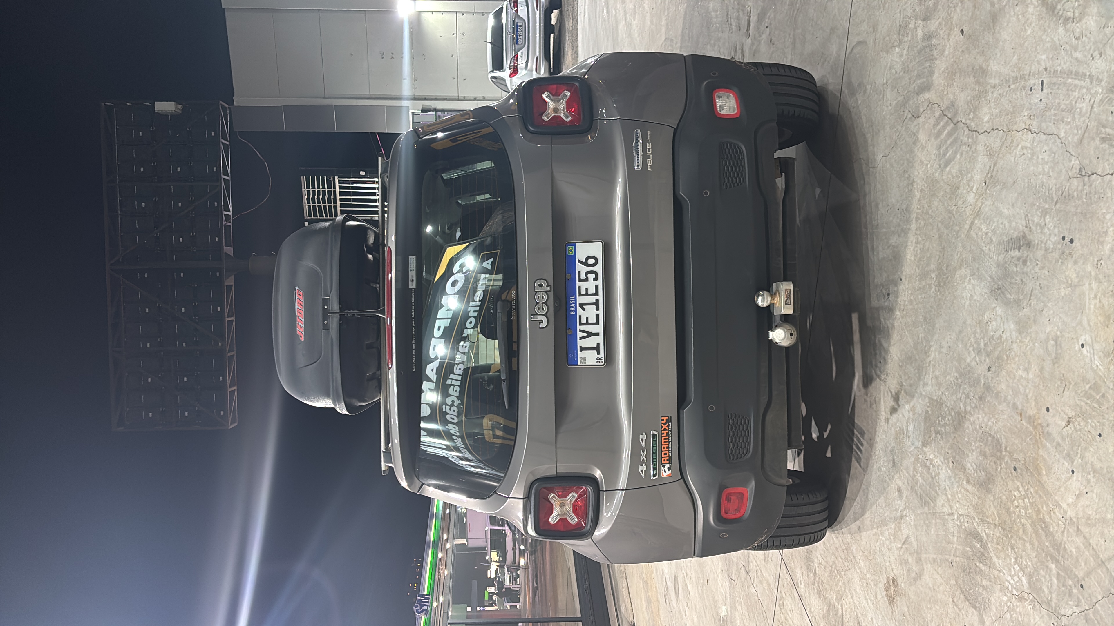 Renegade 1.8 4x2 Flex 16V Aut. Renegade 1.8 4x2 Flex 16V Aut.