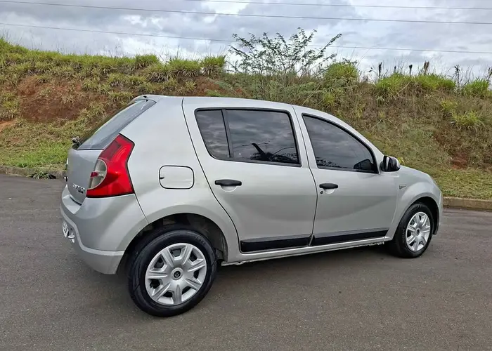 Renault Clio 2009 1.6