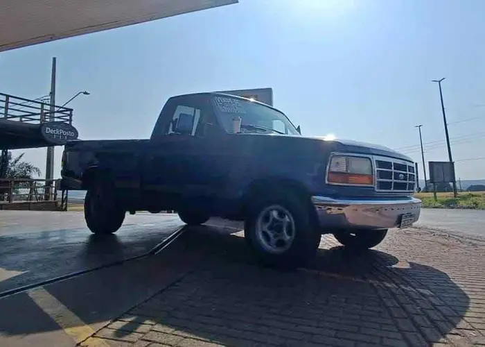 Ford F-1000 1997 2.5