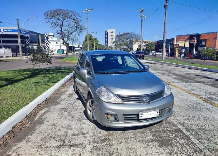 Nissan Tiida 2012 1.8