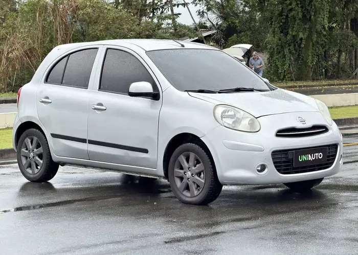 Nissan March 2013 1.0 Completo