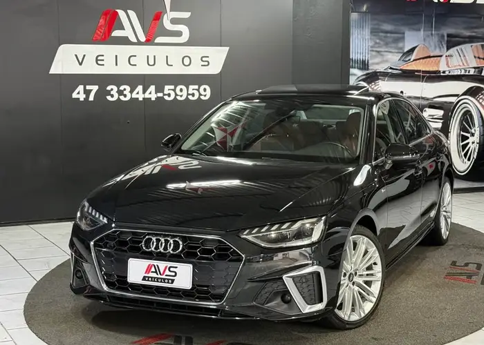 Audi A4 2024 S-line 2.0 Tfsi 204cv
