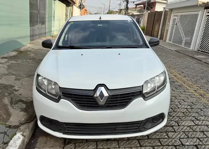 Renault Logan 2018 1.0