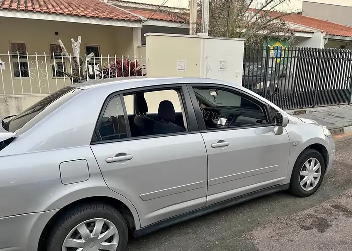 Nissan Tiida 2011 1.8
