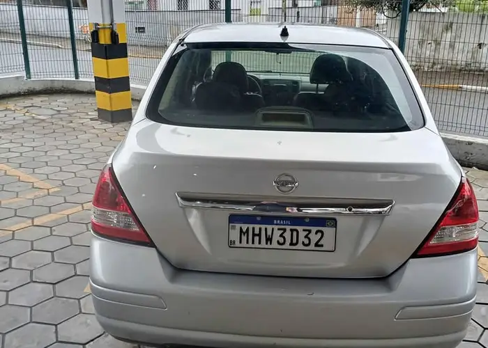 Nissan Tiida 2010 1.8