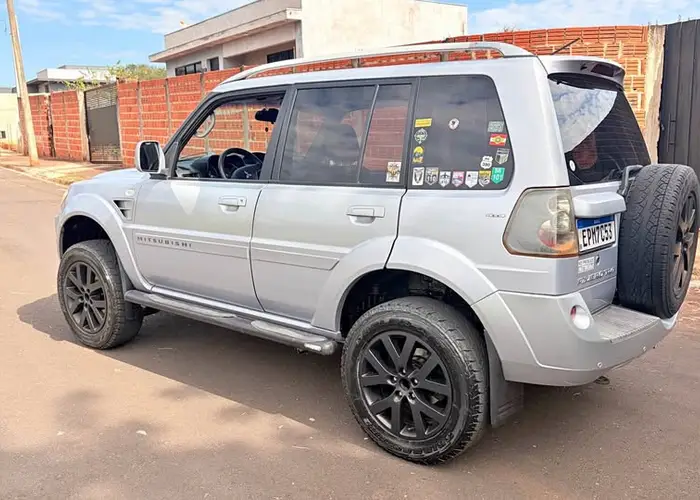 Mitsubishi Pajero 2010 2.0