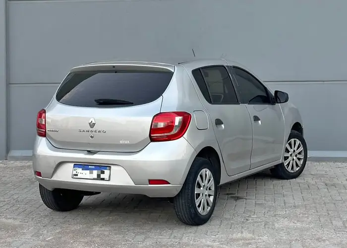 Renault Sandero 2015 1.0