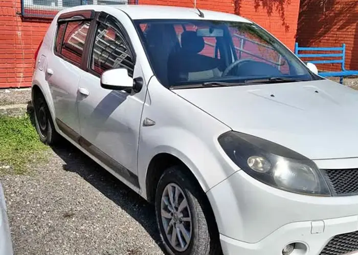 Renault Sandero 2011 1.0