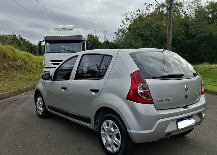 Renault Clio 2009 1.6