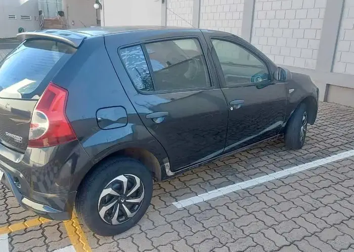 Renault Sandero 2011 1.0